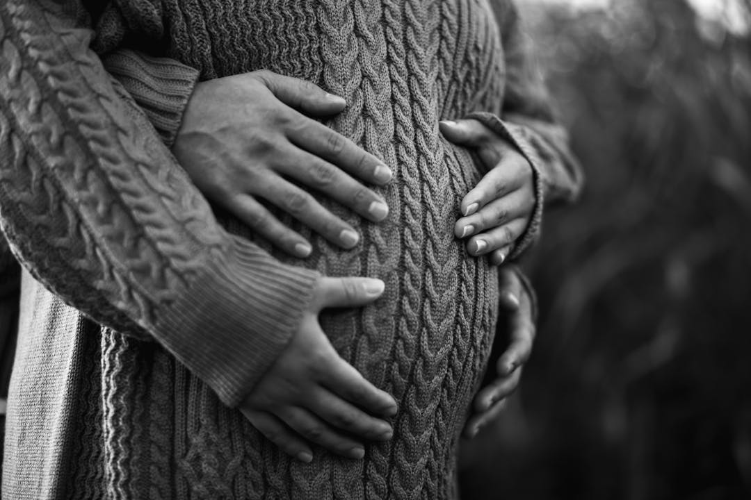 Kehamilan Minggu ke-8: Jari Tangan Mulai Terbentuk dan Tes Prenatal Pertama